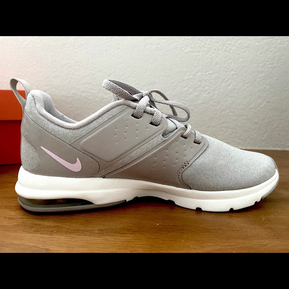 Nike Air Bella Women’s Training Shoes